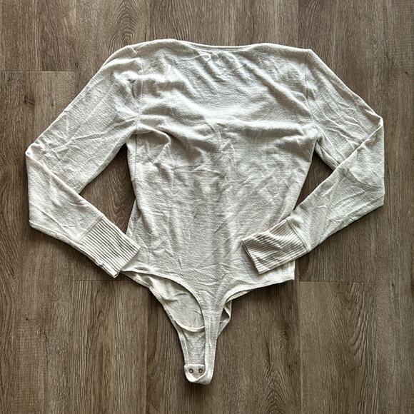 Abercrombie & Fitch Cream Soft Cozy Tie Front Long Sleeve Bodysuit Size Medium - Picture 5 of 6